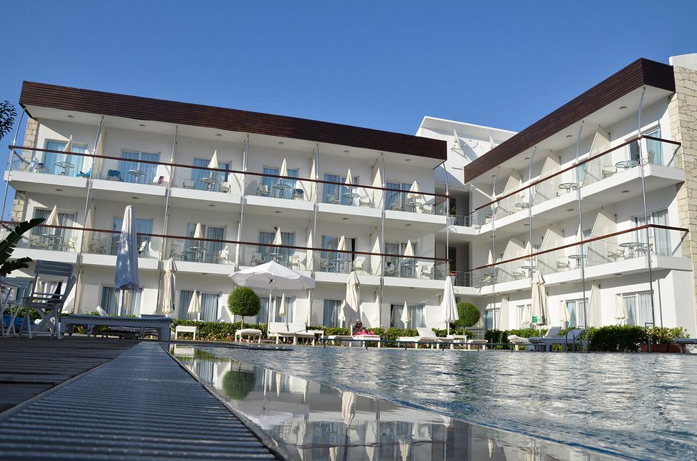 Otel Yeni Çeşme Exterior photo